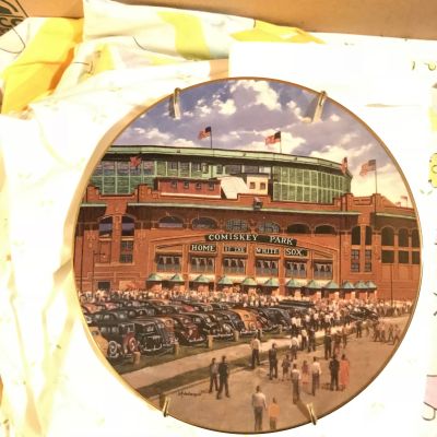 IMG_0779
The Bradford Exchange Baseball Plates - Comisky Field White Sox Estimated Value 15.00
